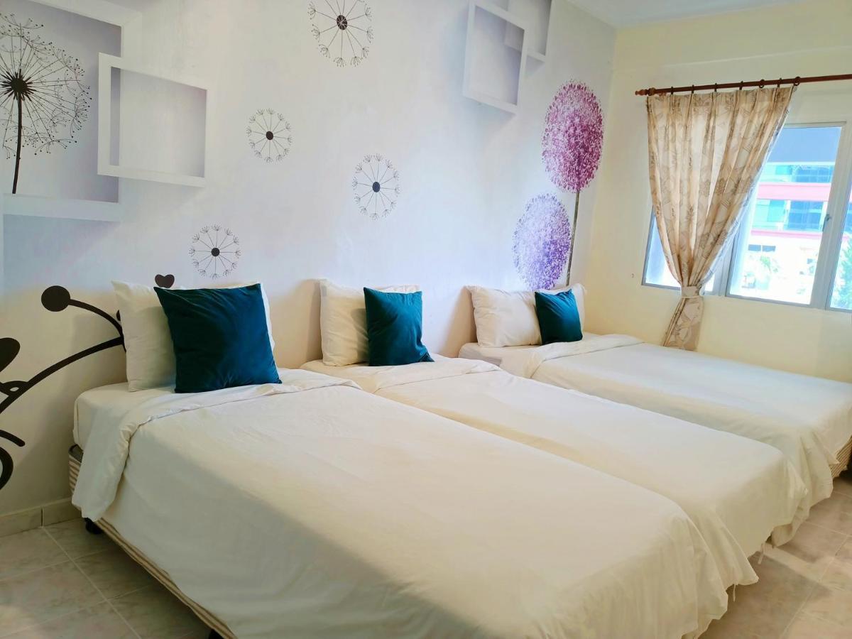 Perdana Serviced Apartment & Resorts Padang Mat Sirat Экстерьер фото
