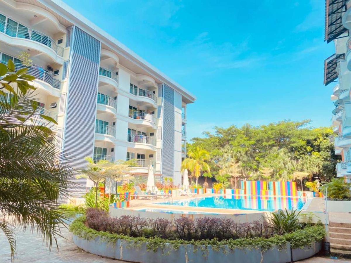 Perdana Serviced Apartment & Resorts Padang Mat Sirat Экстерьер фото