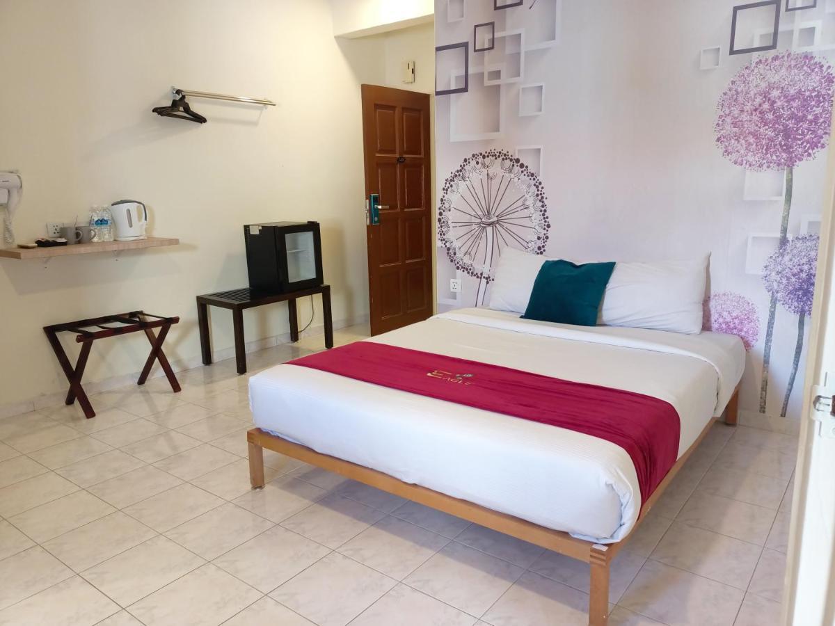 Perdana Serviced Apartment & Resorts Padang Mat Sirat Экстерьер фото