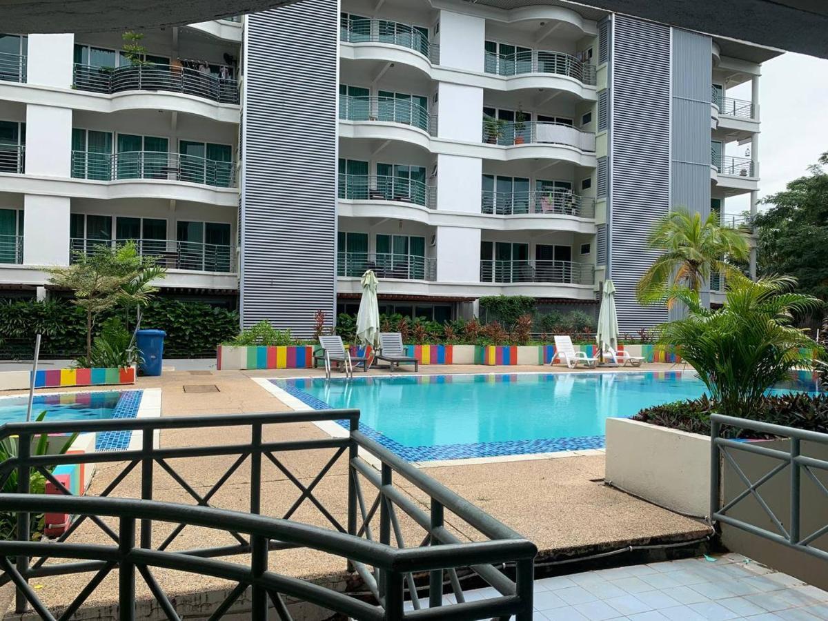 Perdana Serviced Apartment & Resorts Padang Mat Sirat Экстерьер фото