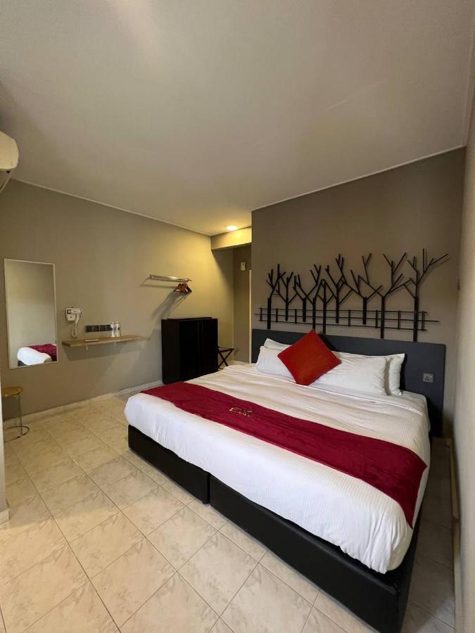 Perdana Serviced Apartment & Resorts Padang Mat Sirat Экстерьер фото