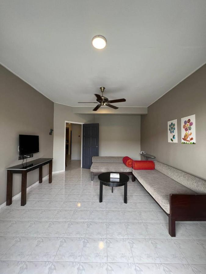 Perdana Serviced Apartment & Resorts Padang Mat Sirat Экстерьер фото