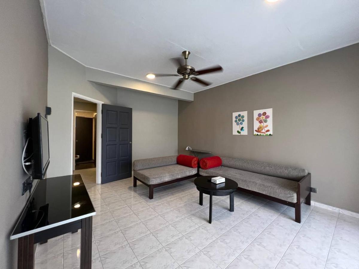 Perdana Serviced Apartment & Resorts Padang Mat Sirat Экстерьер фото