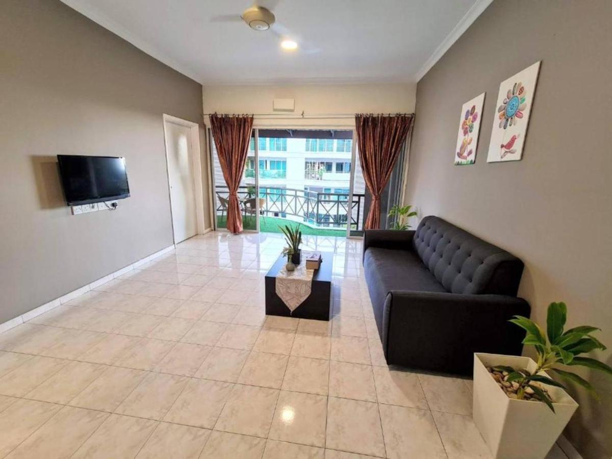 Perdana Serviced Apartment & Resorts Padang Mat Sirat Экстерьер фото