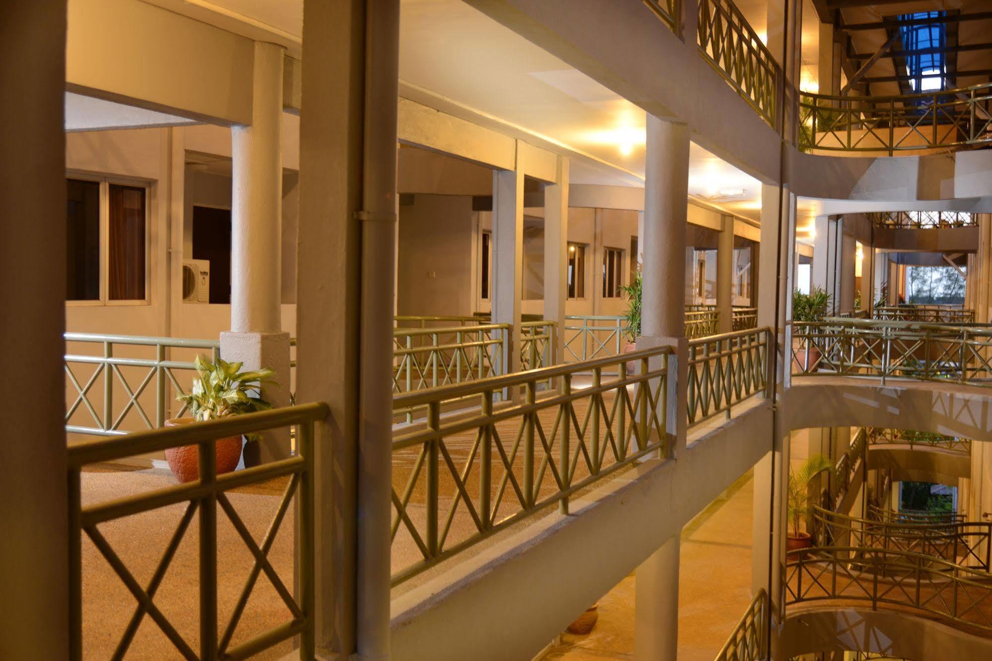 Perdana Serviced Apartment & Resorts Padang Mat Sirat Экстерьер фото