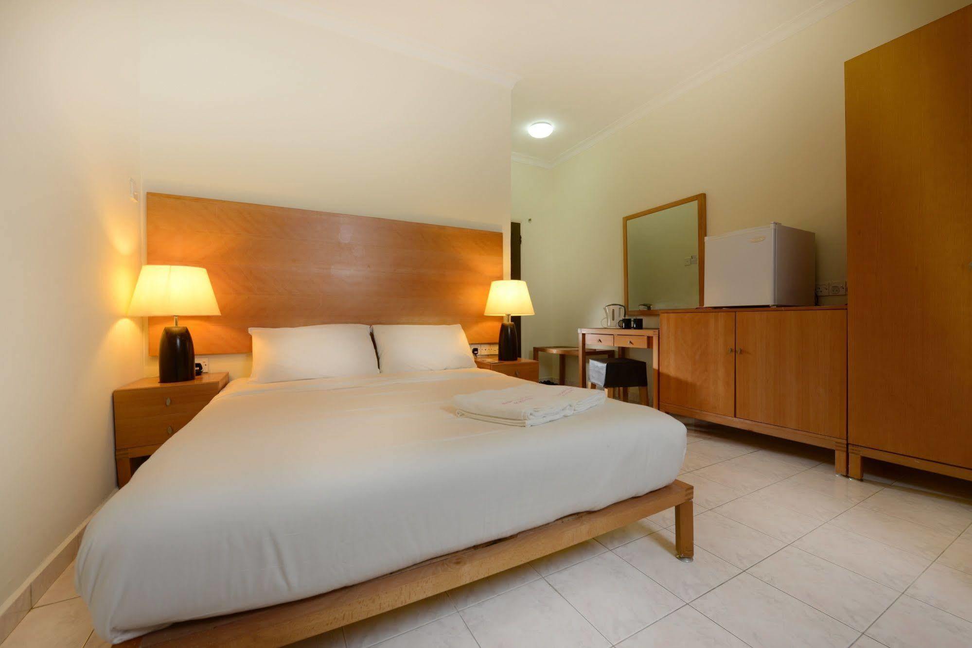 Perdana Serviced Apartment & Resorts Padang Mat Sirat Экстерьер фото