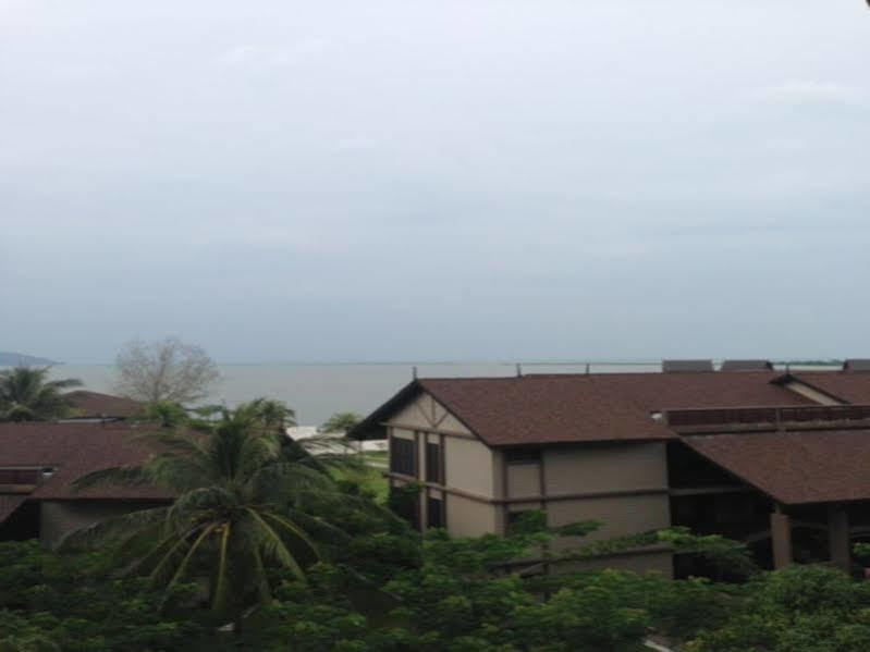 Perdana Serviced Apartment & Resorts Padang Mat Sirat Экстерьер фото