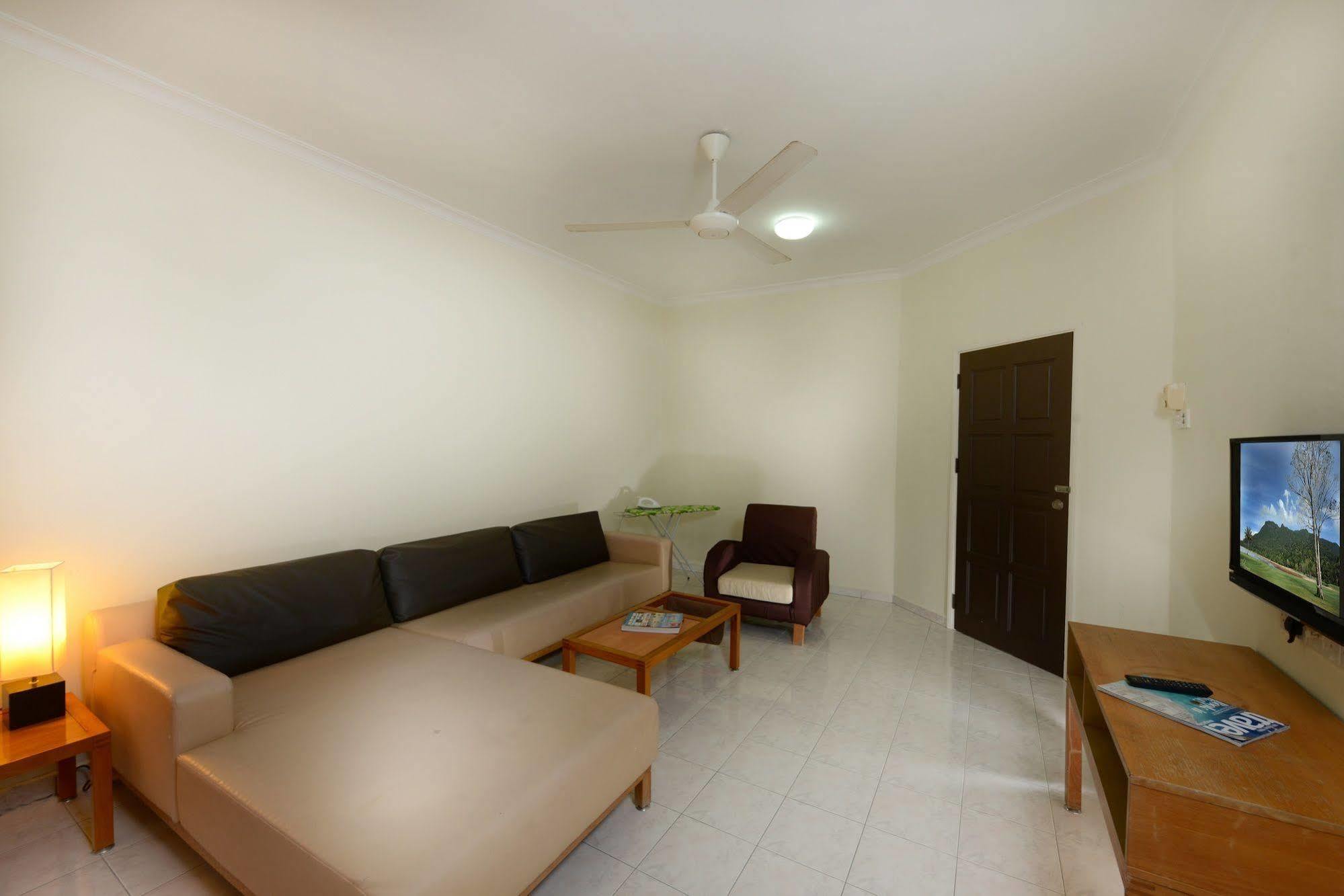 Perdana Serviced Apartment & Resorts Padang Mat Sirat Экстерьер фото